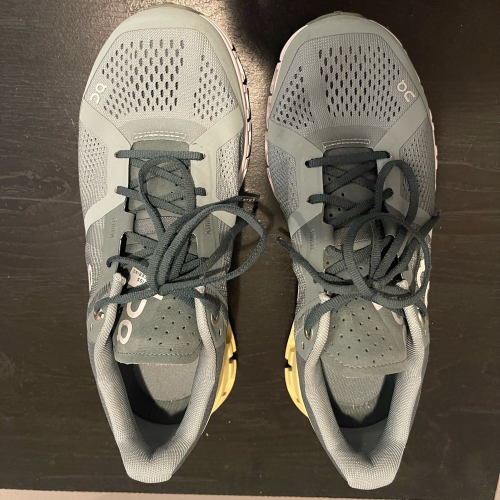 Women’s size 5 on cloud running shoes - worn few times. Teal, grey, & yellow.